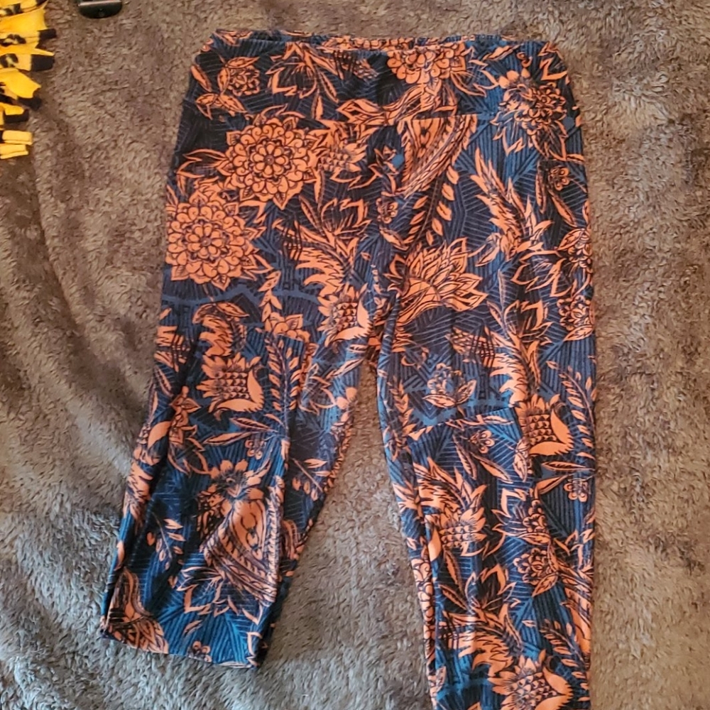Lularoe TC (Tall and Curvy) Leggings